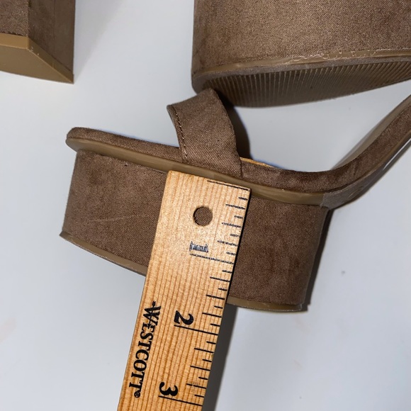 Platform Heels - Picture 5 of 5